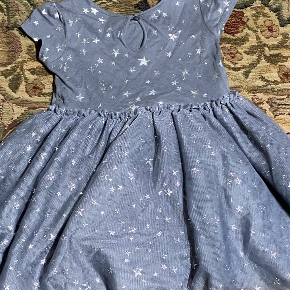 Size 4t soft grey dress with silver star print. Worn once, soft material